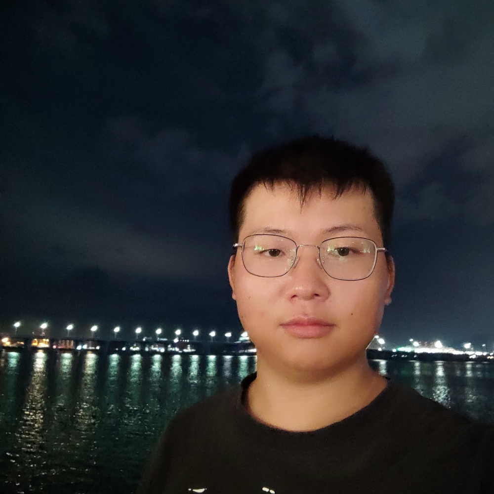 无辜凝眸板凳的照片