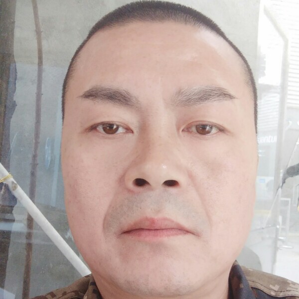 蓝天和迷离的照片