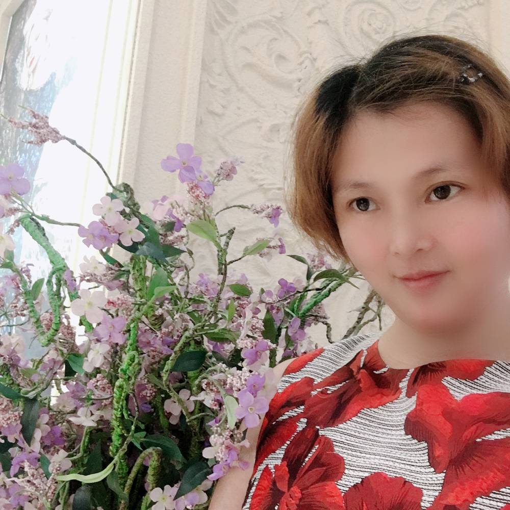 金斓之，的照片