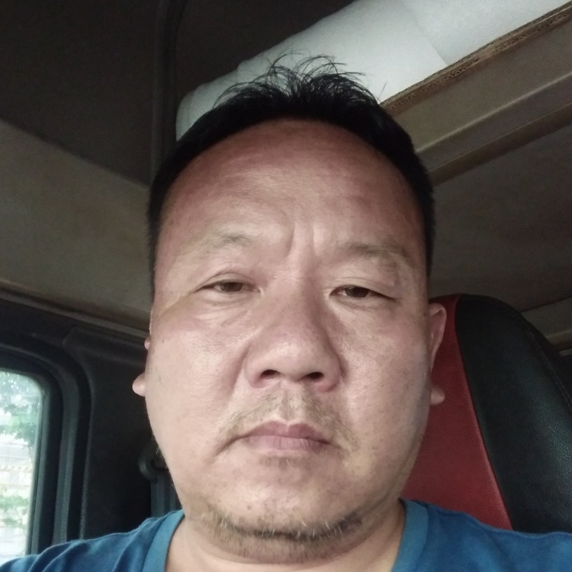 活泼泪了霓裳的照片