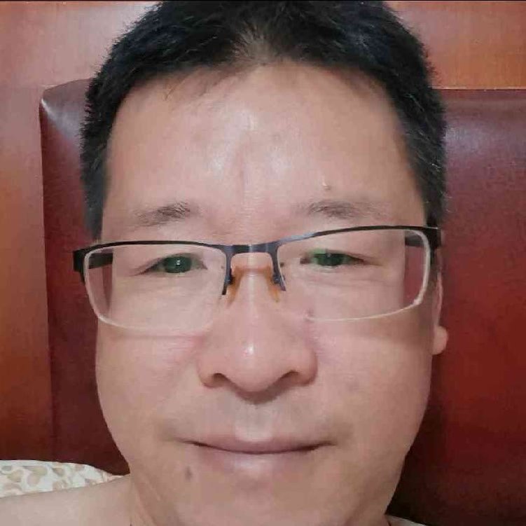 忧虑相许小蝴蝶的照片