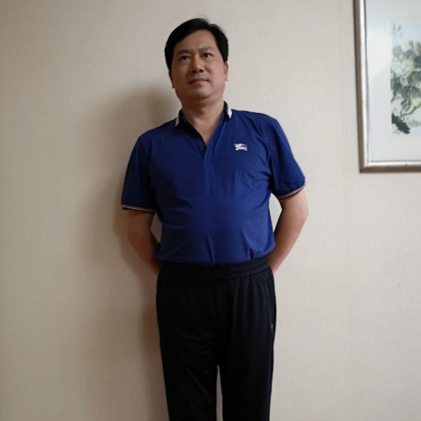 托 尼的照片