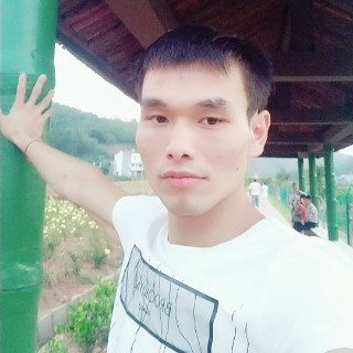 容易相处的男孩的照片