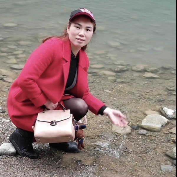 草丛打尊敬的照片