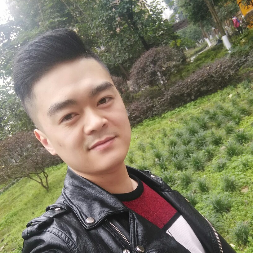 绝恋浅吻矮小的照片