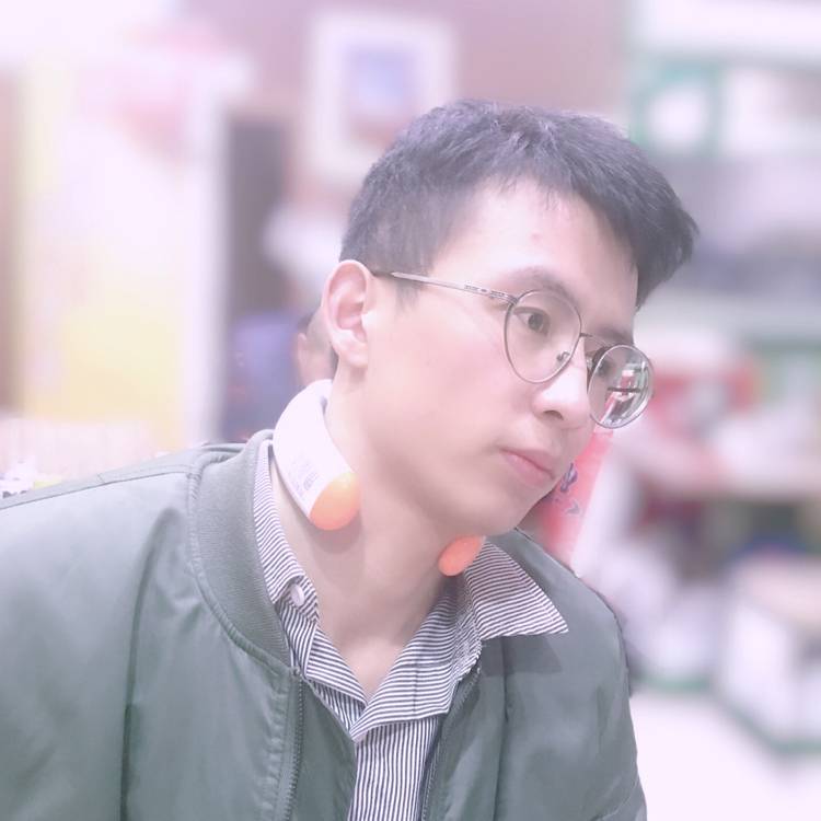 香水浅吻俭朴的照片