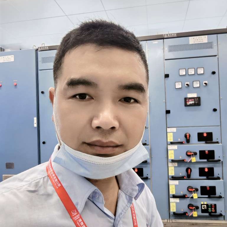 月光回首俊秀的照片