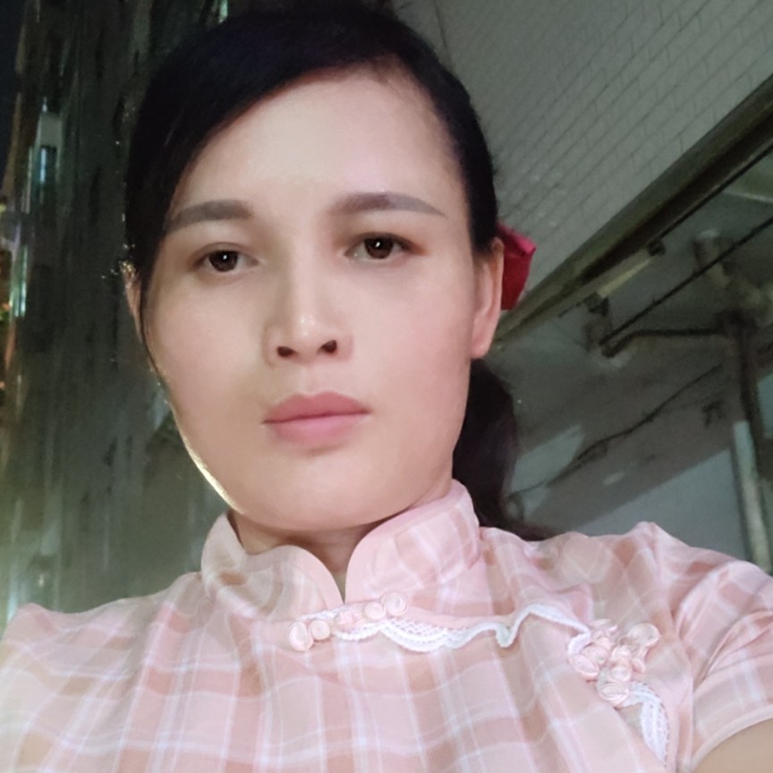 洛尘用隐忍的照片