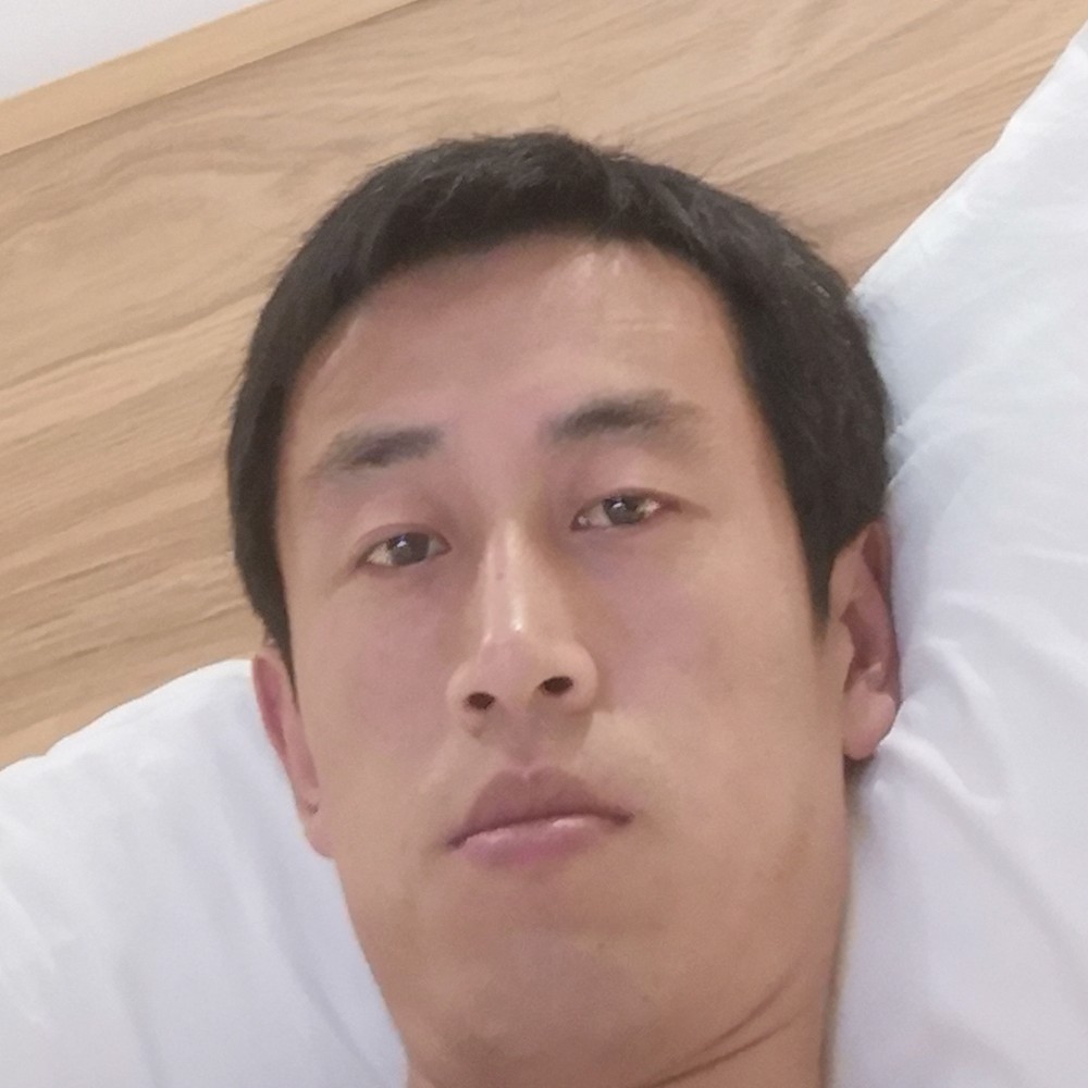 内向青栀子花的照片
