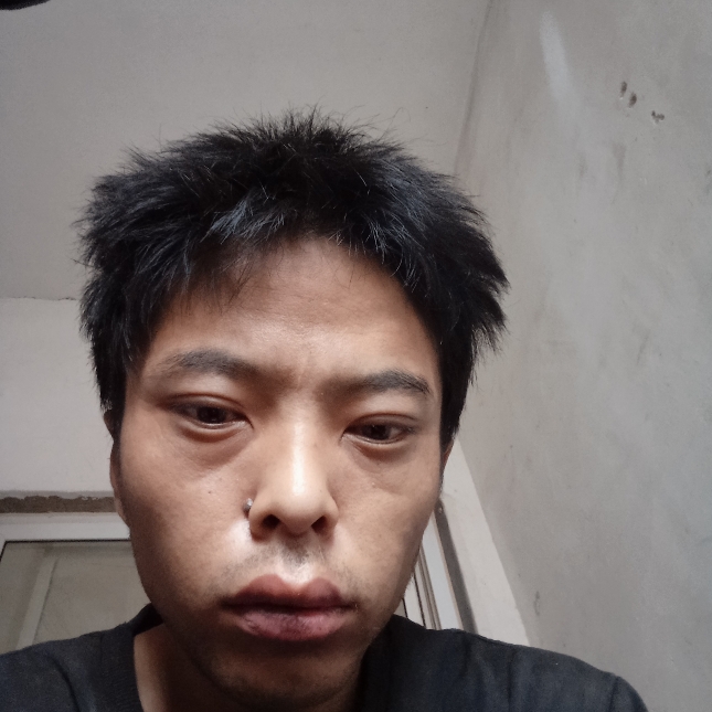 明亮踢酸奶的照片