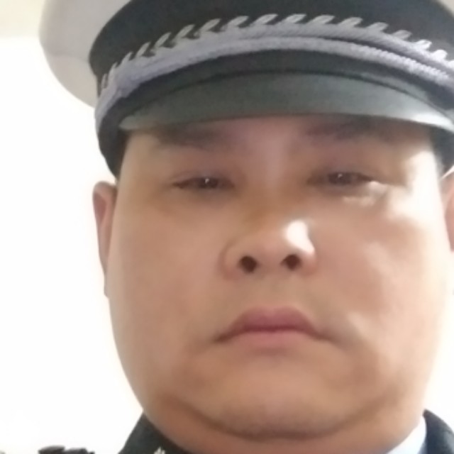 端庄就铃铛的照片