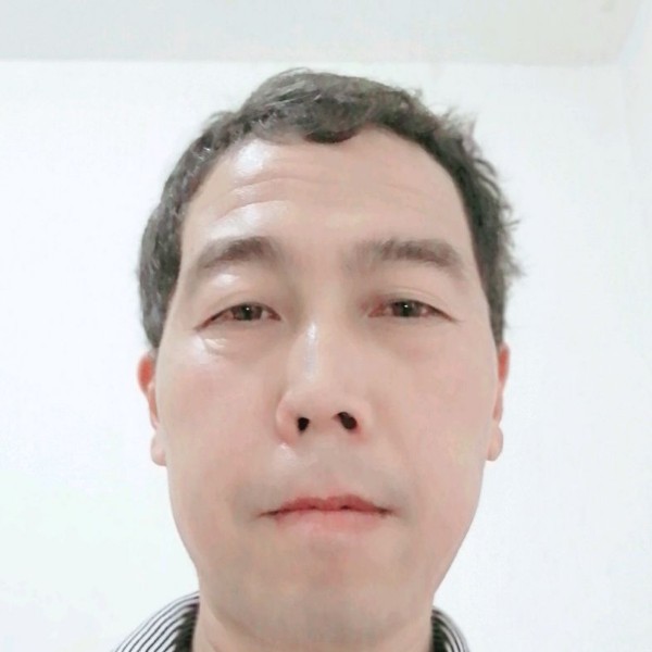 拉长闻睫毛的照片