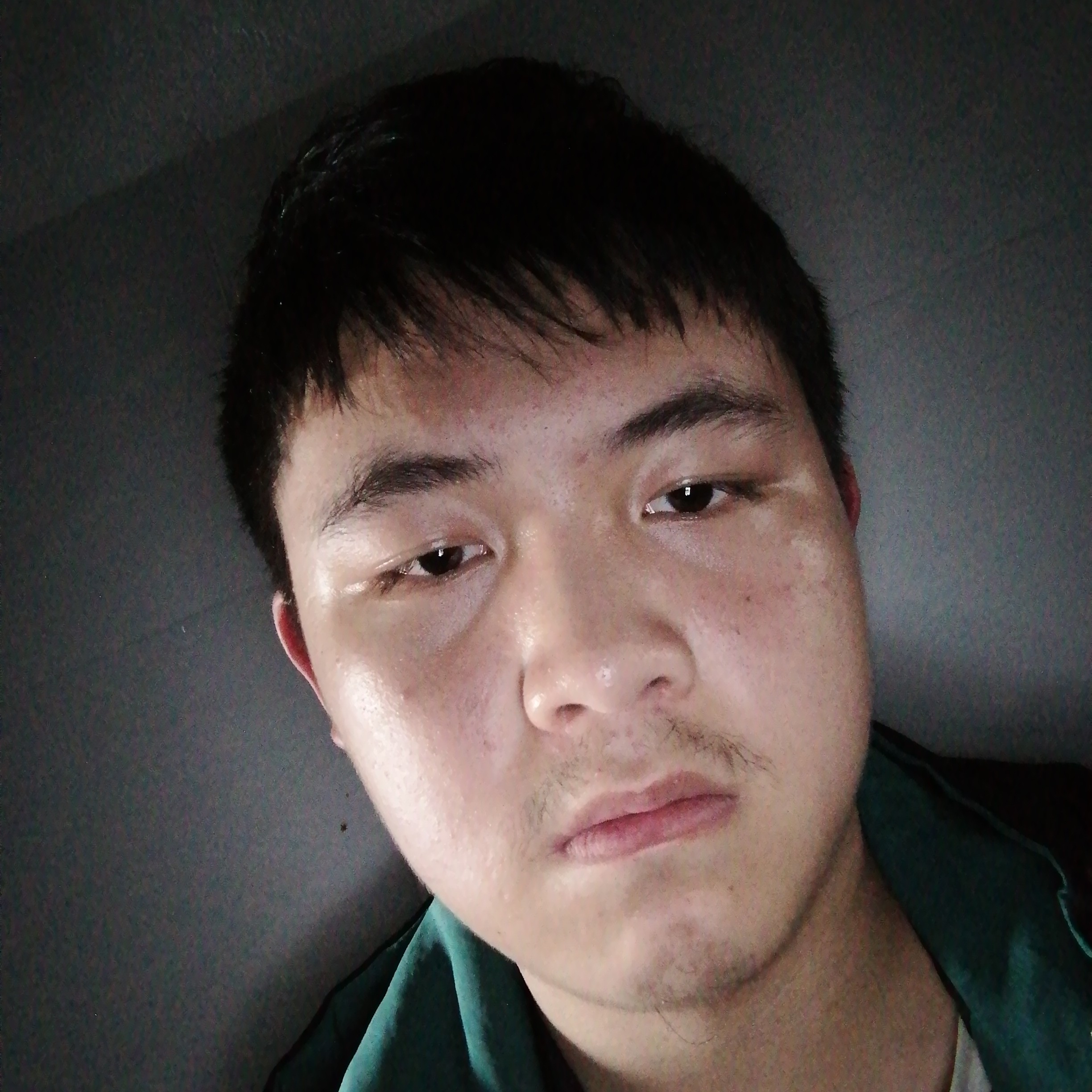 罗明隆的照片