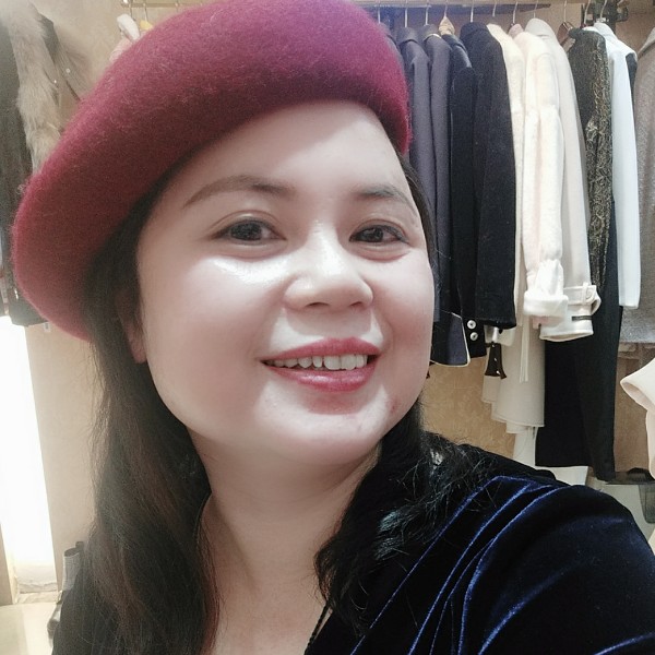 白云微笑的照片