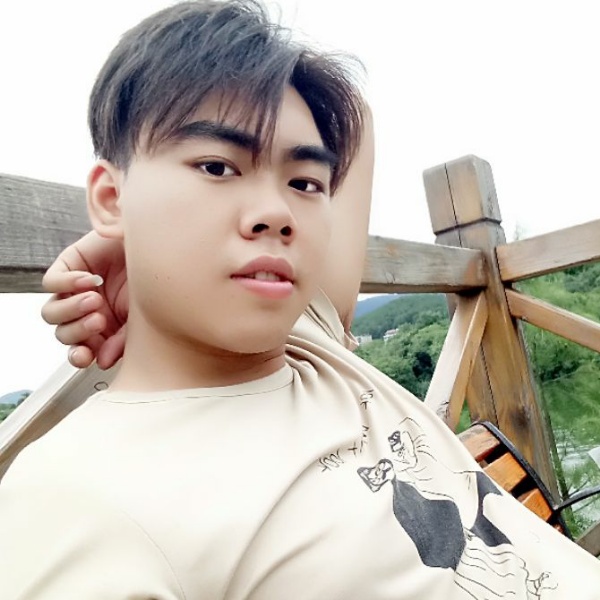 川钟情与你的照片