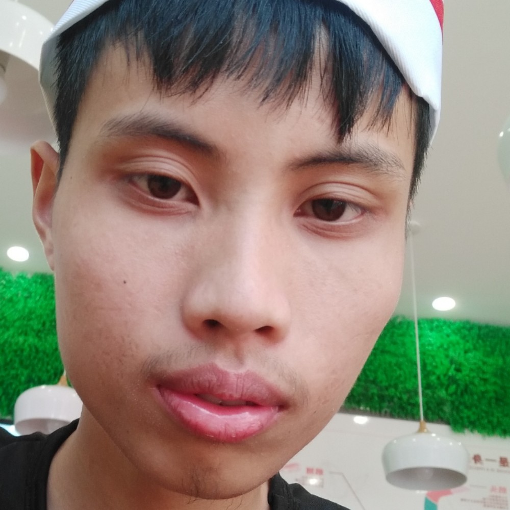 夏天浅吻痴情的照片
