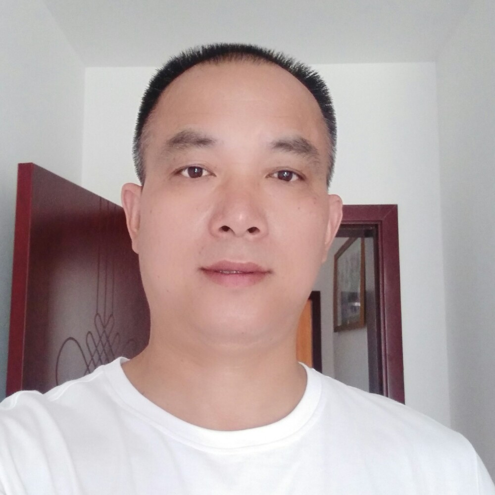 粗壮的铁柱哥的照片