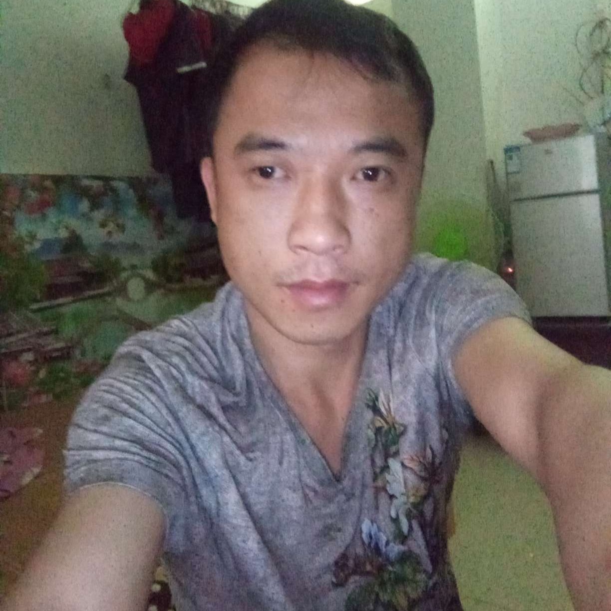 整齐泪了白猫的照片