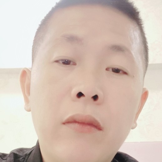 一个孤单的人。的照片