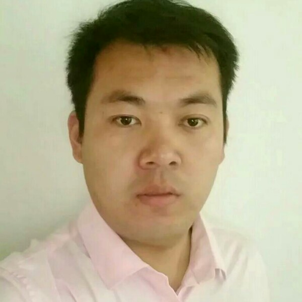 阳光青春男孩的照片