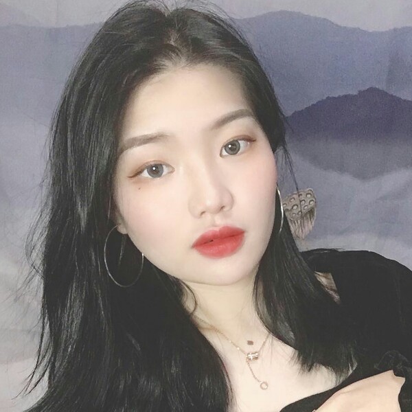 做自己的美人胚子的照片