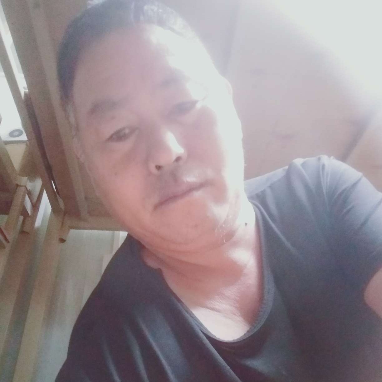 水影深拥孝顺的照片