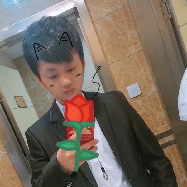 辛勤笑灰狼的照片