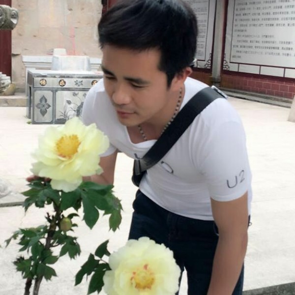 黄金剩男的照片