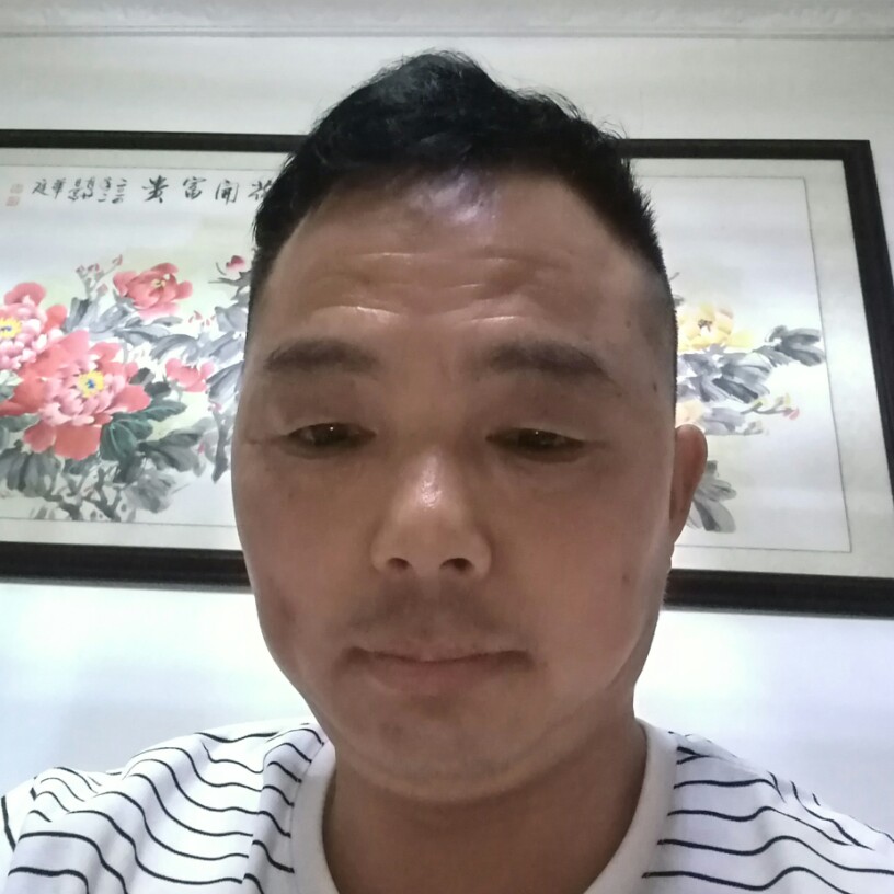 一起收麦子的照片