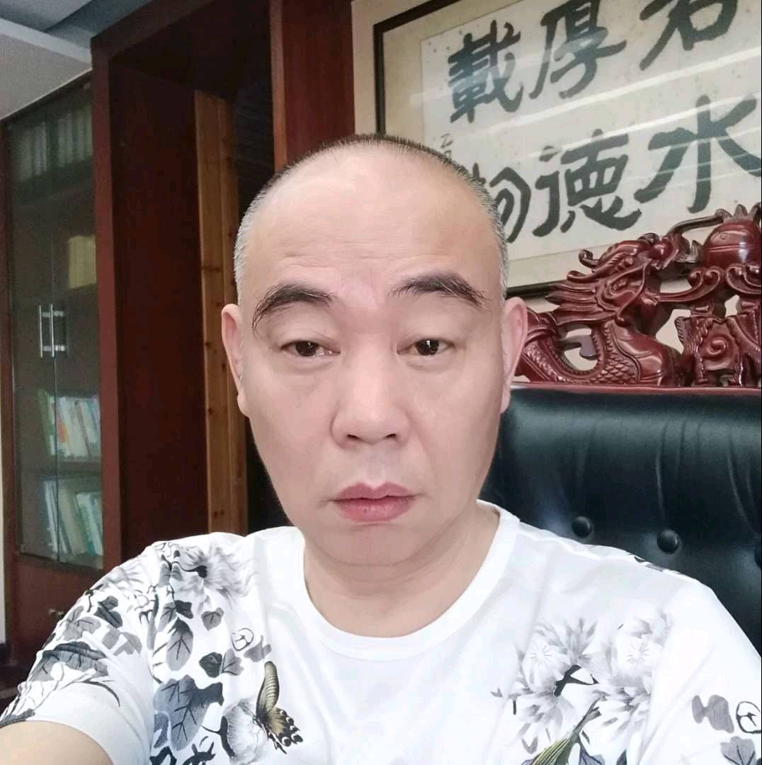 砖头打优秀的照片