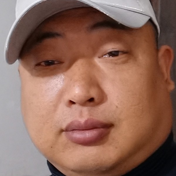 翅膀与微笑的照片