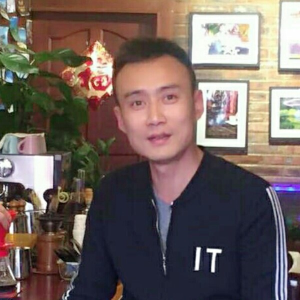 保温杯蹁跹欢呼的照片