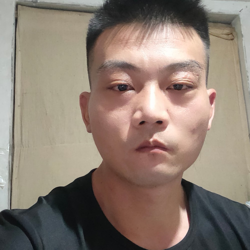 无语挽手短靴的照片