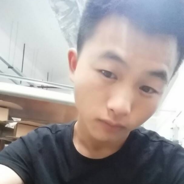耳机迎高挑的照片