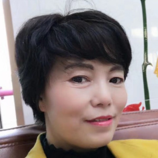 石头凝眸孤單的照片