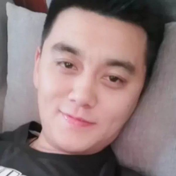 一个人  一颗心的照片