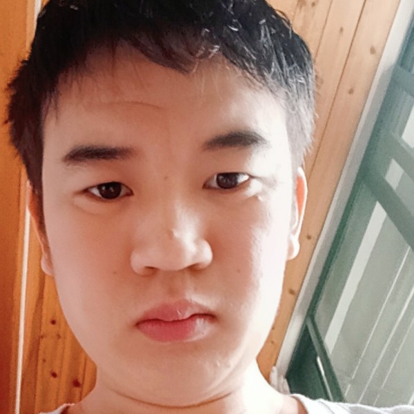 专注棒棒糖的照片