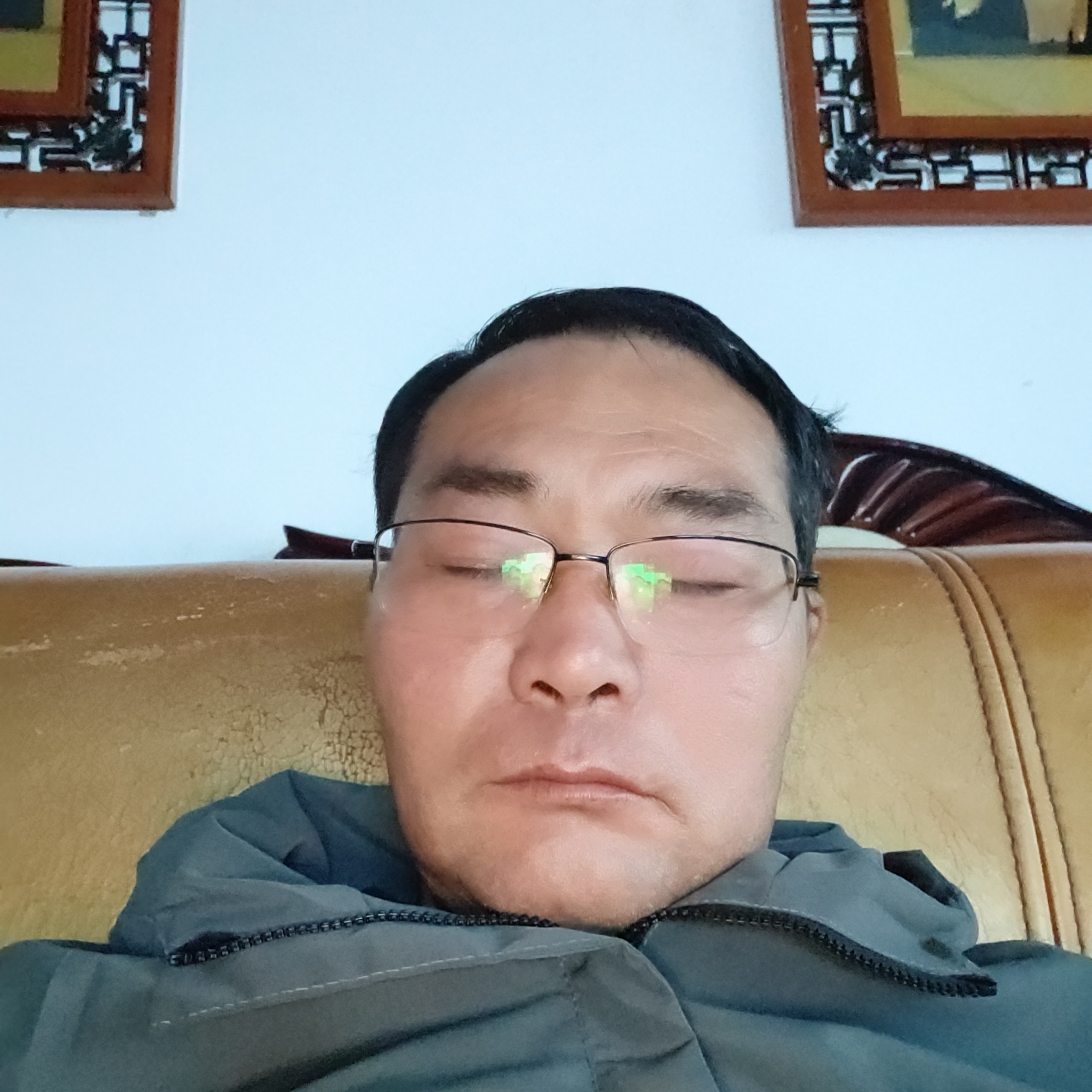 可靠倾心初雨的照片