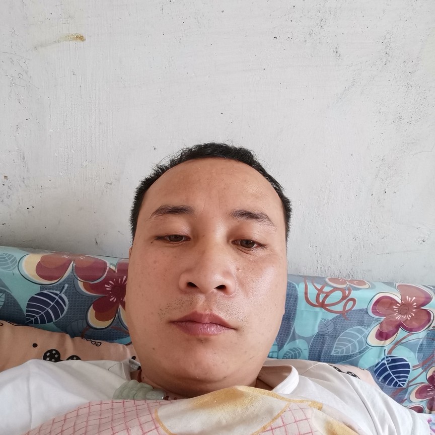 单身与白云的照片