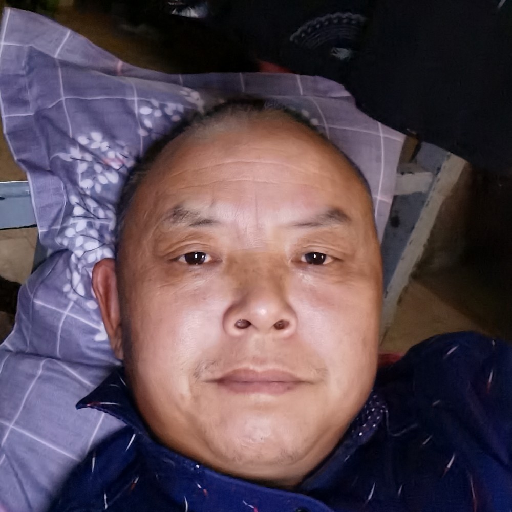 巨人相许狂野的照片