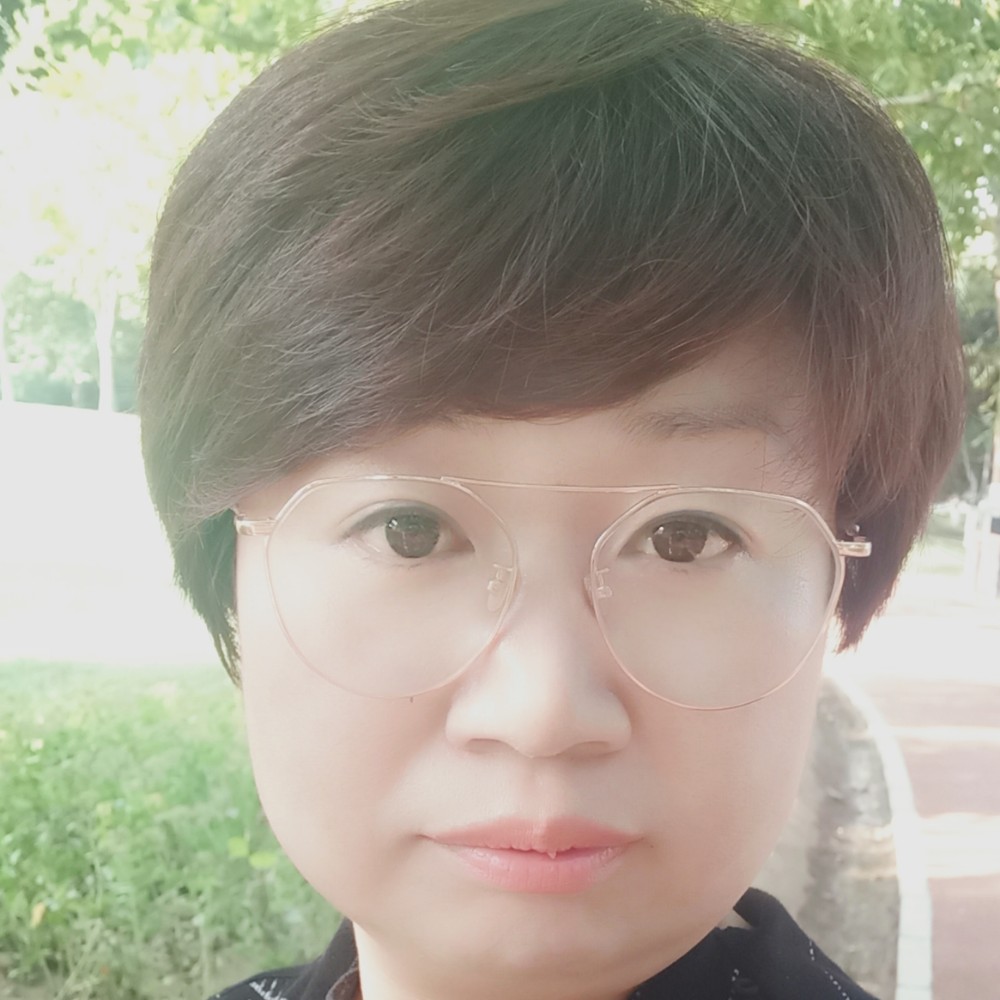 活跃的玉兔的照片