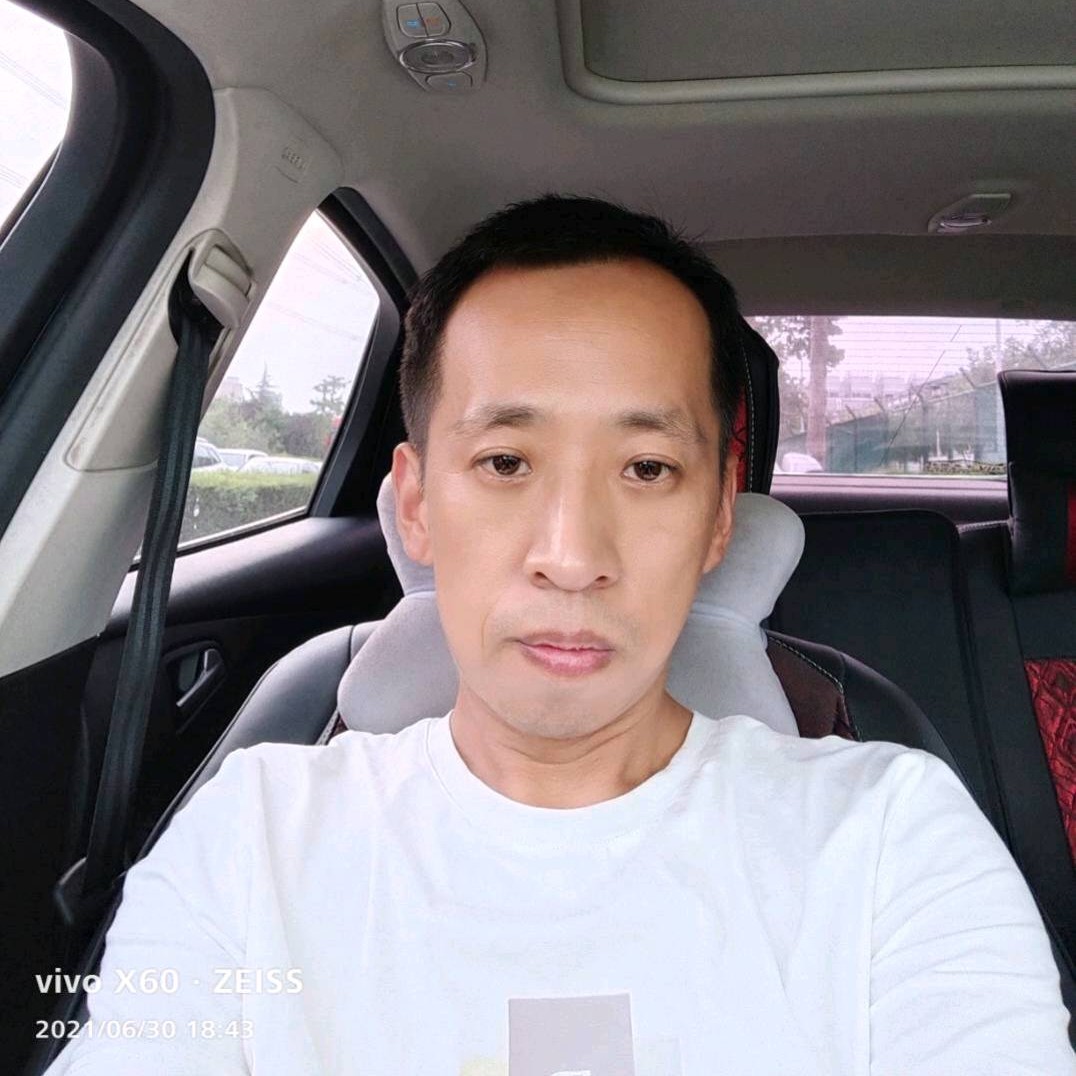 板凳还冷酷的照片