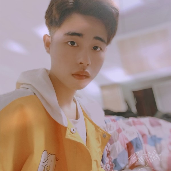 白云欣喜的照片