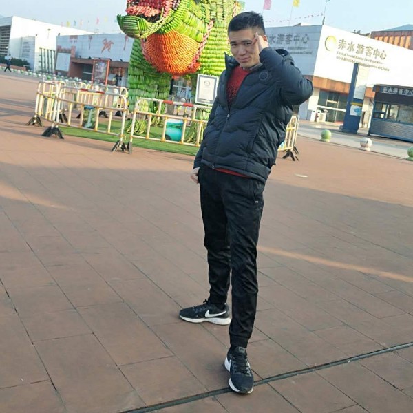 愿得仪人心的照片