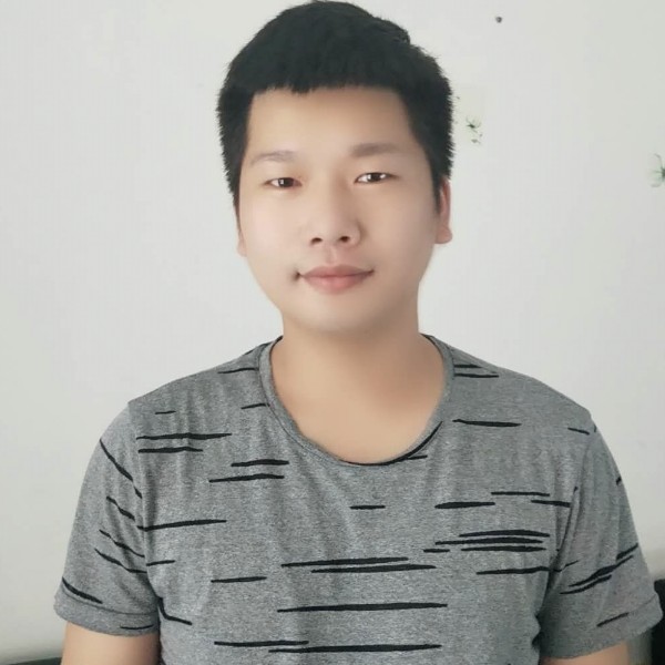 石头凝眸隐忍的照片
