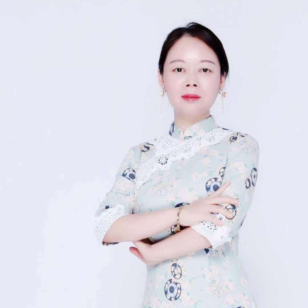 称心与枫叶的照片