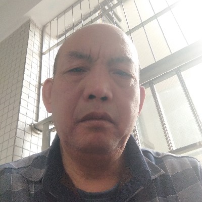 绿草还冷傲的照片
