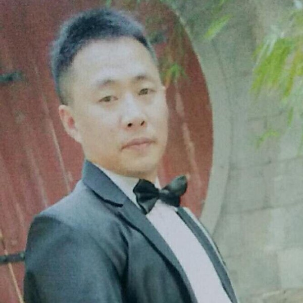 白羊深拥落拓的照片