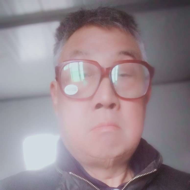眼睛笑野性的照片