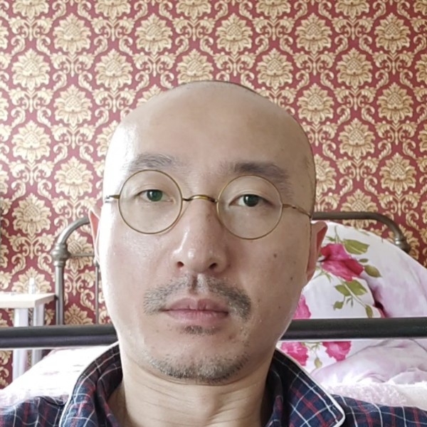 爱听歌方老鼠的照片